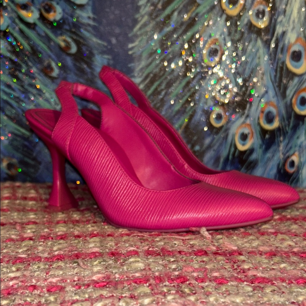 Viconic Size 5 Magenta Slingback Heels